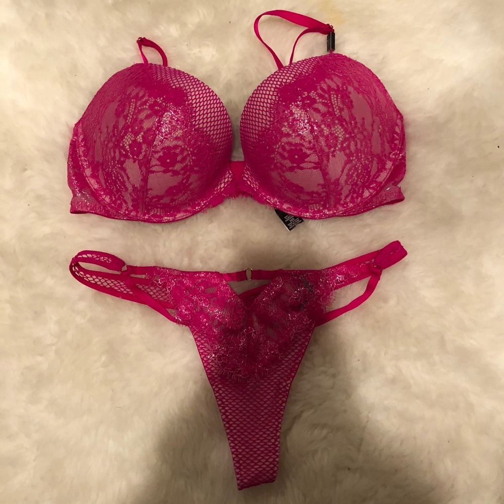 NWT Victoria’s Secret bra and pantie set